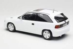 Opel Astra F GSi Blanc Casablanca Norev 1:18 183673 Метал — снимка 5 от 6