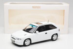 Opel Astra F GSi Blanc Casablanca Norev 1:18 183673 Метал — снимка 6 от 6