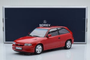 Opel Astra F GSi Червен Norev 1:18 183672 Метал — снимка 6 от 6