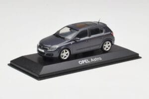 Opel Astra H Сив Minichamps 1:43 B24910027A Метал — снимка 2 от 4