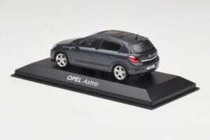 Opel Astra H Сив Minichamps 1:43 B24910027A Метал — снимка 3 от 4