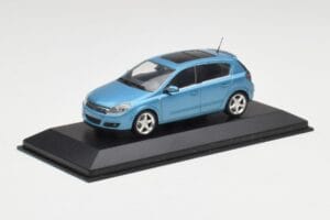 Opel Astra H Светлосин Minichamps 1:43 400043001 Метал — снимка 2 от 4