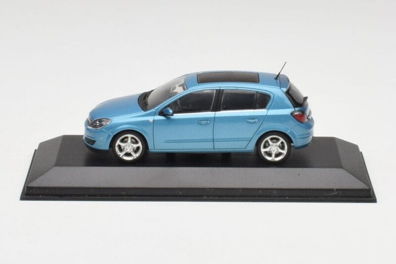 Opel Astra H Светлосин Minichamps 1:43 400043001 Метал