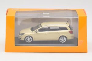 Opel Astra H Комби Жълт Minichamps 1:43 1799098 Метал — снимка 4 от 4