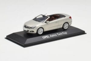 Opel Astra H Twin Top Сребрист Minichamps 1:43 403045633 Метал — снимка 2 от 4