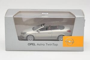 Opel Astra H Twin Top Сребрист Minichamps 1:43 403045633 Метал — снимка 4 от 4