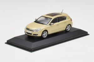 Opel Astra H Жълт Металик Minichamps 1:43 403043003 Метал — снимка 2 от 4