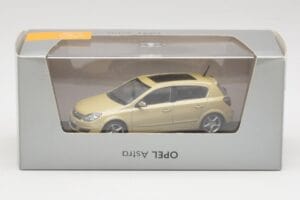 Opel Astra H Жълт Металик Minichamps 1:43 403043003 Метал — снимка 4 от 4