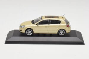 Opel Astra H Жълт Металик Minichamps 1:43 403043003 Метал