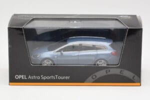 Opel Astra J Sports Tourer Blue Metallic Minichamps 1:43 400049012 Метал — снимка 4 от 4