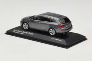 Opel Astra J Sports Tourer Minichamps 1:43 400049014 Метал — снимка 3 от 4