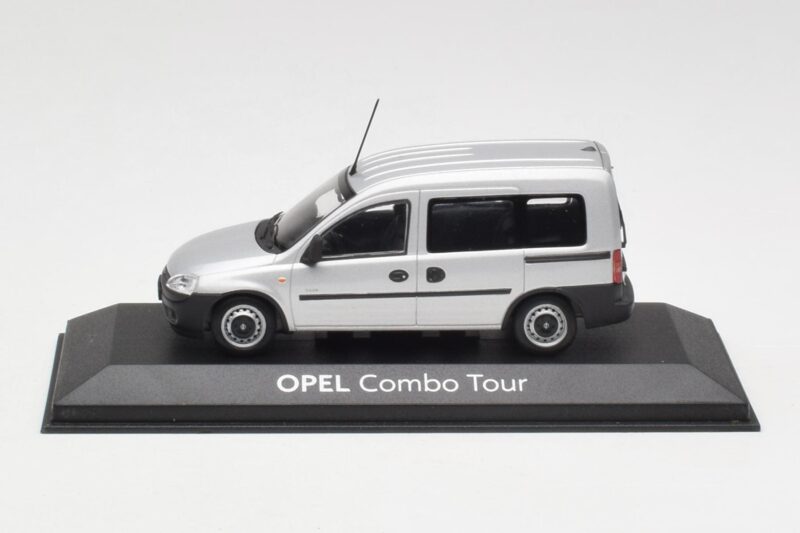 Opel Combo C Сребрист Minichamps 1:43 COMBO001 Метал