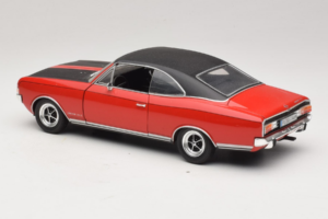 Opel Commodore GS/E Червен Revell 1:18 08826 Метал — снимка 7 от 8