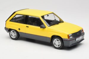 Opel Corsa A SR Жълт MCG 1:18 MCG18431 Метал — снимка 4 от 6