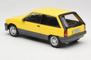 Opel Corsa A SR Жълт MCG 1:18 MCG18431 Метал — снимка 5 от 6