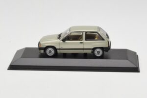 Opel Corsa A Swing Зелен Minichamps 1:43 400045002 Метал