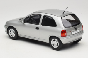 Opel Corsa B Grey Metallic MCG 1:18 MCG18515 Метал — снимка 5 от 6