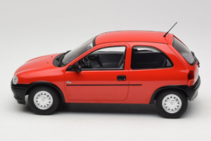 Opel Corsa B Червен MCG 1:18 MCG18513 Метал — снимка 3 от 6