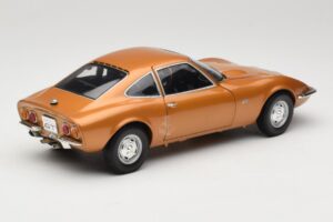 Opel GT Златен Minichamps 1:18 180049025 Метал — снимка 3 от 8
