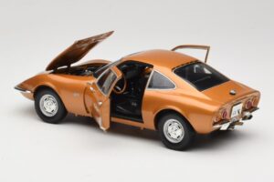 Opel GT Златен Minichamps 1:18 180049025 Метал — снимка 5 от 8