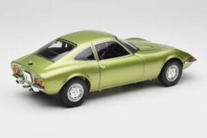 Opel GT Green Metallic Minichamps 1:18 180049029 Метал — снимка 3 от 8