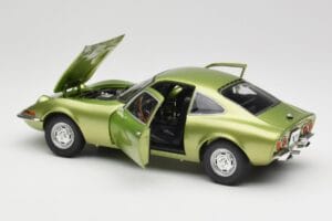 Opel GT Green Metallic Minichamps 1:18 180049029 Метал — снимка 5 от 8