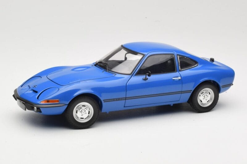Opel GT/J Синьо Minichamps 1:18 180049023 Метал