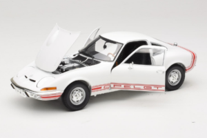 Opel GT Бял Minichamps 1:18 180049027 Метал — снимка 2 от 8