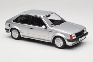 Opel Kadett D GTE Сребрист MCG 1:18 MCG18533 Метал — снимка 4 от 6