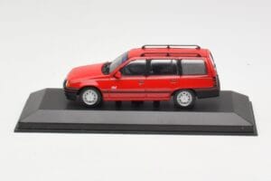 Opel Kadett E Club Комби Червен Minichamps 1:43 400045910 Метал