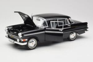 Opel Kapitan P1 Черен Revell 1:18 08822 Метал — снимка 2 от 8