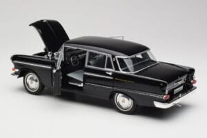 Opel Kapitan P1 Черен Revell 1:18 08822 Метал — снимка 5 от 8