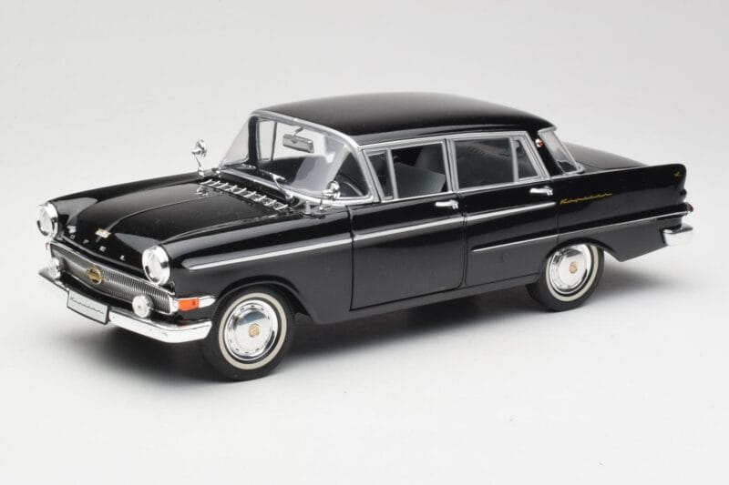 Opel Kapitan P1 Черен Revell 1:18 08822 Метал
