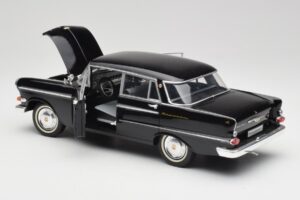 Opel Kapitan P2 Черен Revell 1:18 08821 Метал — снимка 5 от 8