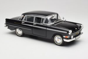 Opel Kapitan P2 Черен Revell 1:18 08821 Метал — снимка 6 от 8