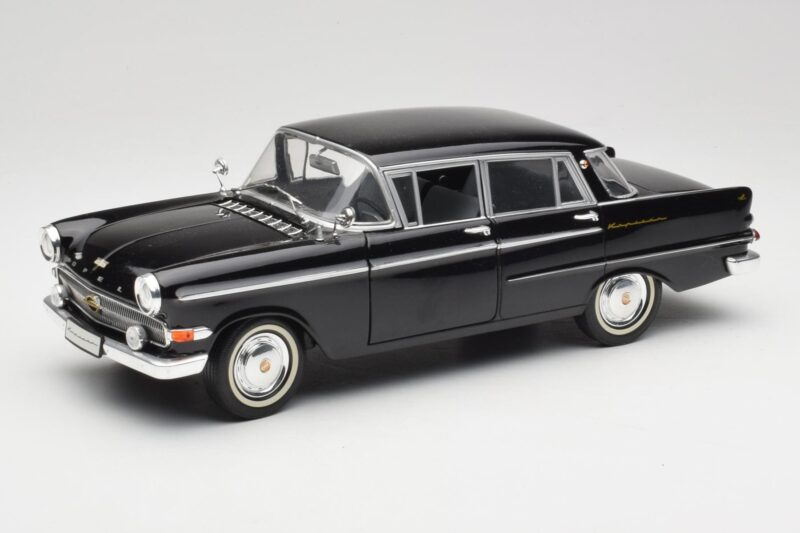 Opel Kapitan P2 Черен Revell 1:18 08821 Метал