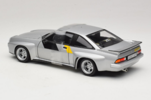 Opel Manta 400 Homologation Сребърен Revell 1:18 08491 Метал — снимка 5 от 6