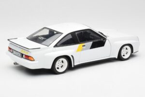 Opel Manta 400 Homologation Бял Revell 1:18 8819 Метал — снимка 3 от 8