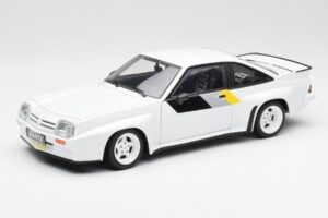 Opel Manta 400 Homologation Бял Revell 1:18 8819 Метал
