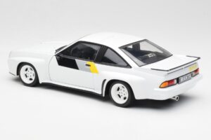 Opel Manta 400 Homologation Бял Revell 1:18 8819 Метал — снимка 7 от 8