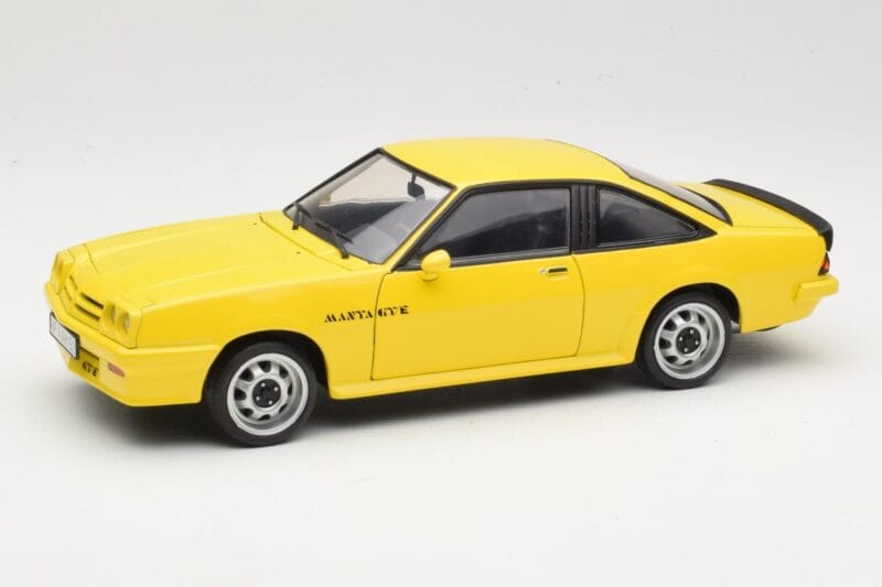 Opel Manta B GT/E Жълт Revell 1:18 08421 Метал