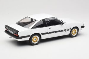 Opel Manta B Sport Бял MCG 1:18 MCG18237 Метал — снимка 2 от 6