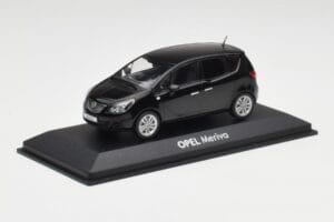Opel Meriva B Черен Minichamps 1:43 400040005 Метал — снимка 2 от 4