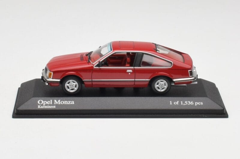 Opel Monza A Червен Minichamps 1:43 400045121 Метал