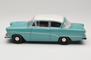Opel Rekord P1 Тюркоазено Синьо Minichamps 1:18 180043200 Метал — снимка 4 от 8