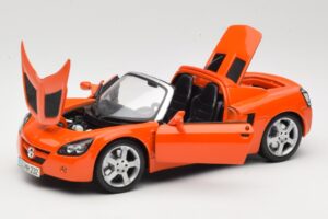 Opel Speedster Оранжев Maisto 1:18 31615 Метал — снимка 2 от 8