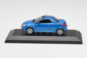 Opel Tigra Twin Top Син Minichamps 1:43 919084 Метал