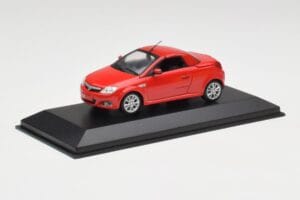 Opel Tigra TwinTop Magma Червен Minichamps 1:43 B24910027T Метал — снимка 2 от 4