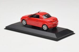 Opel Tigra TwinTop Magma Червен Minichamps 1:43 B24910027T Метал — снимка 3 от 4