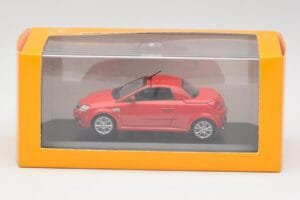 Opel Tigra TwinTop Magma Червен Minichamps 1:43 B24910027T Метал — снимка 4 от 4